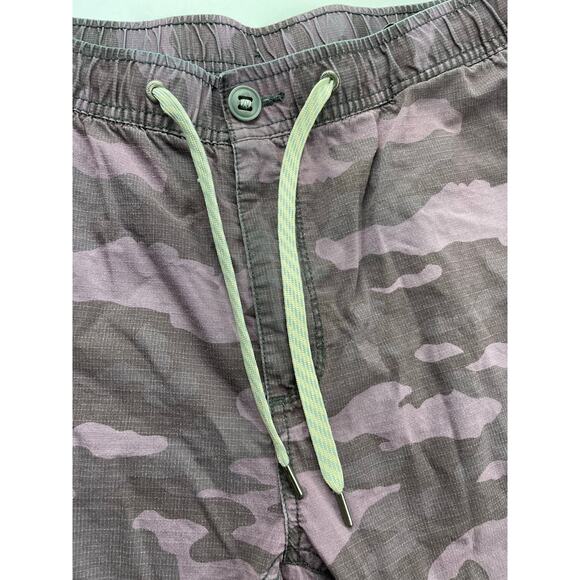Vuori Camouflage Ripstop Shorts - Men’s XXL - Great Condition - Picture 4 of 10
